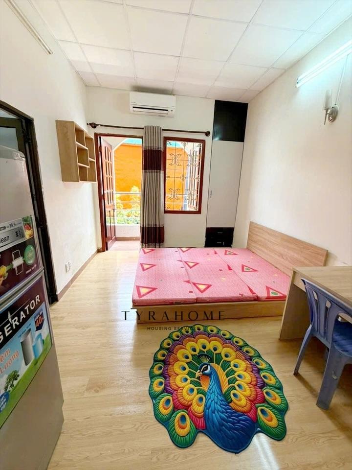 PHÒNG FULLY FURNISHED WITH BALCONY