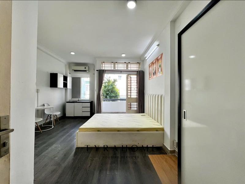 PHÒNG FULLY FURNISHED WITH BALCONY