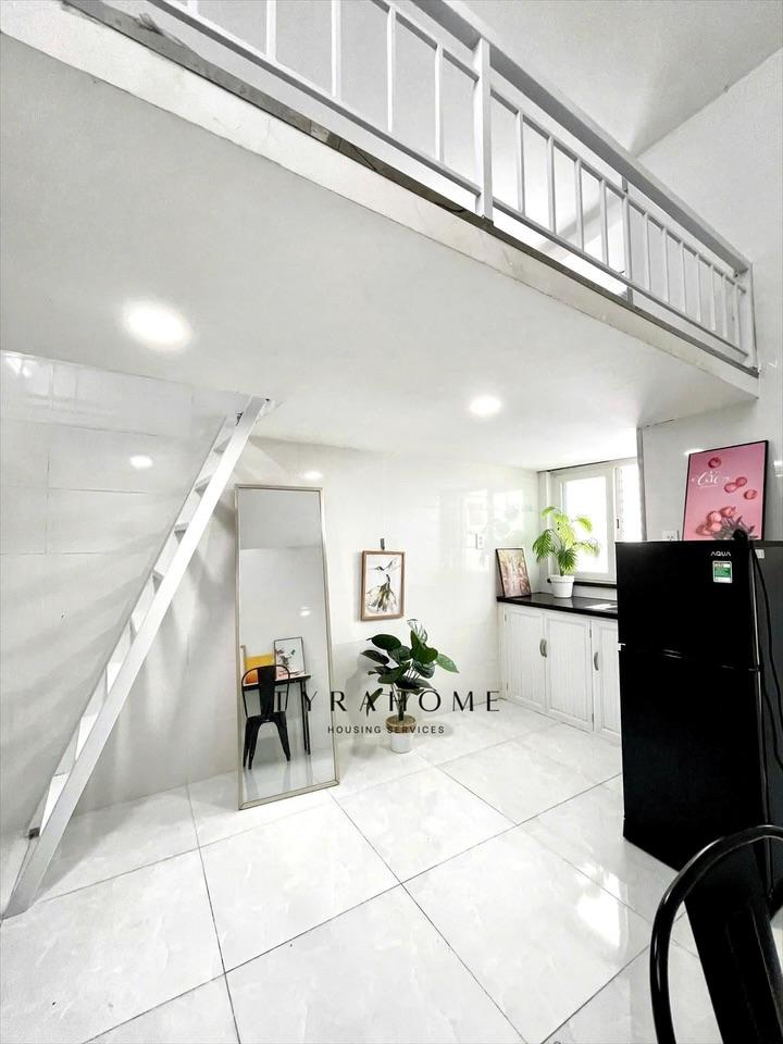 PHÒNG FULLY FURNISHED WITH WINDOW