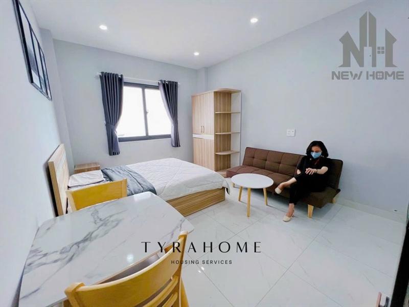PHÒNG FULLY FURNISHED WITH WINDOW