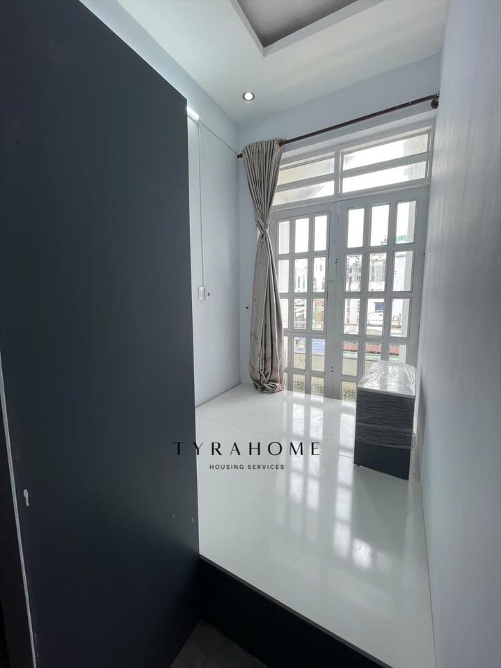 PHÒNG FULLY FURNISHED WITH BALCONY
