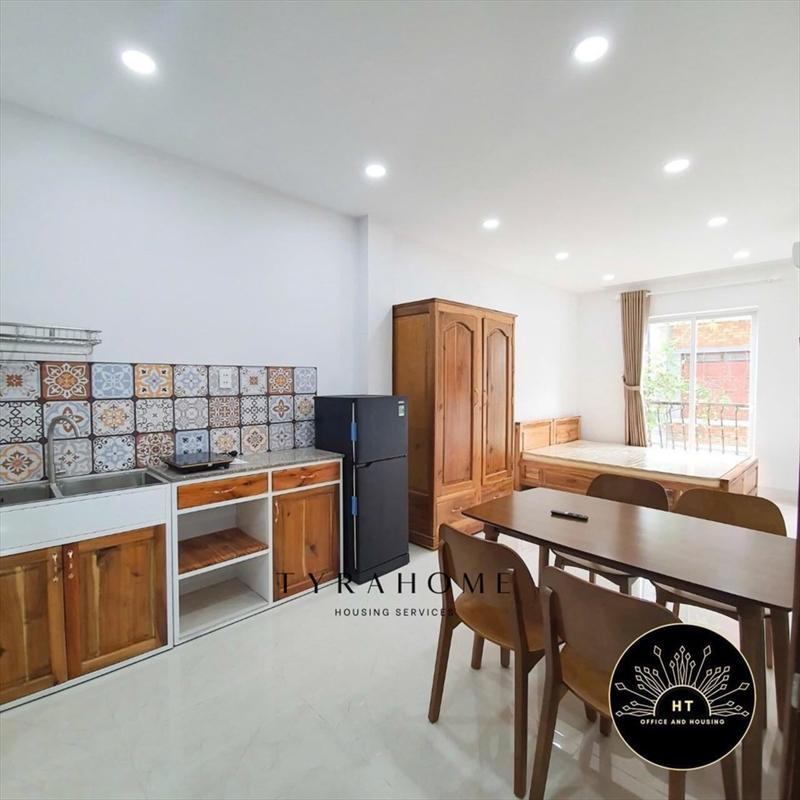 PHÒNG FULLY FURNISHED WITH WINDOW