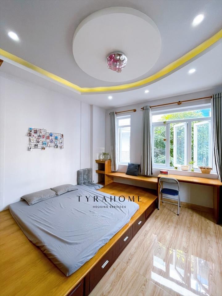 PHÒNG FULLY FURNISHED WITH WINDOW