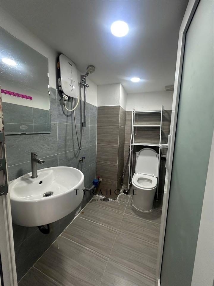 PHÒNG FULLY FURNISHED WITH WINDOW
