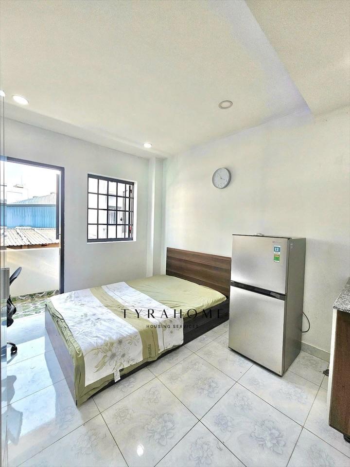 PHÒNG FULLY FURNISHED WITH BALCONY