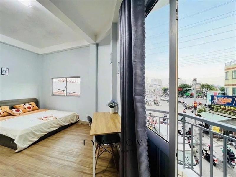PHÒNG FULLY FURNISHED WITH BALCONY