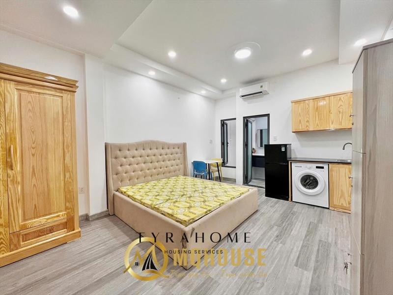 PHÒNG FULLY FURNISHED WITH WINDOW