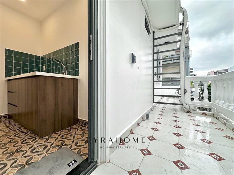 SERVICED APARTMENT FULLY FURNISHED WITH BALCONY