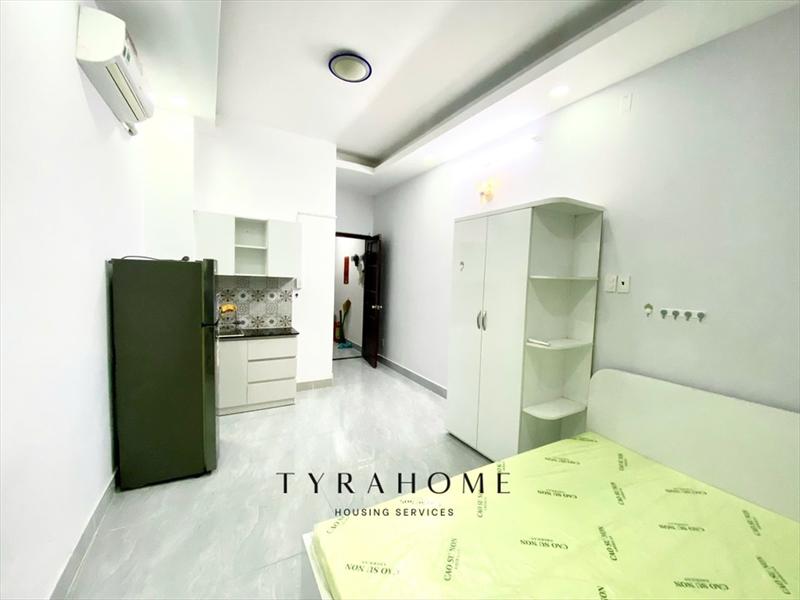 PHÒNG FULLY FURNISHED WITH BALCONY