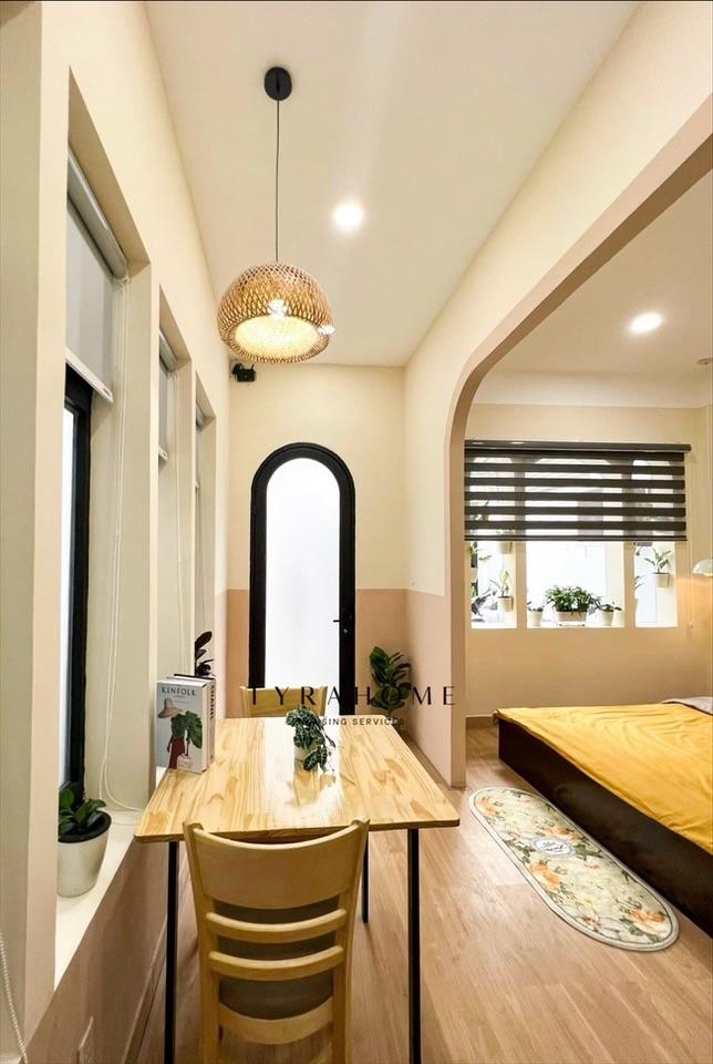 PHÒNG FULLY FURNISHED WITH WINDOW