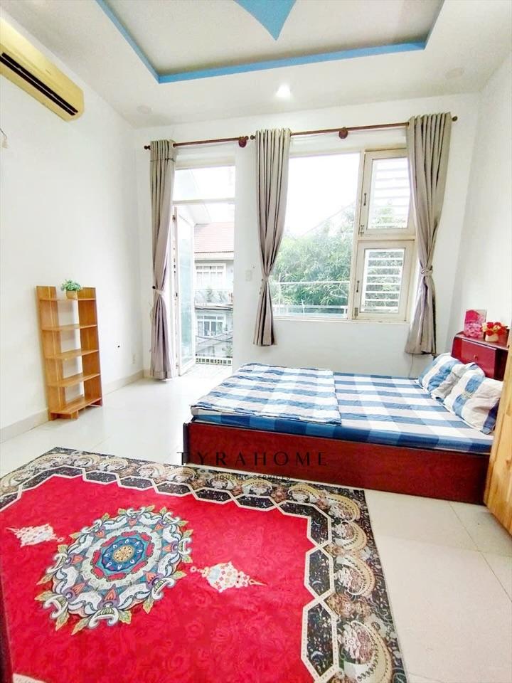 PHÒNG FULLY FURNISHED WITH BALCONY
