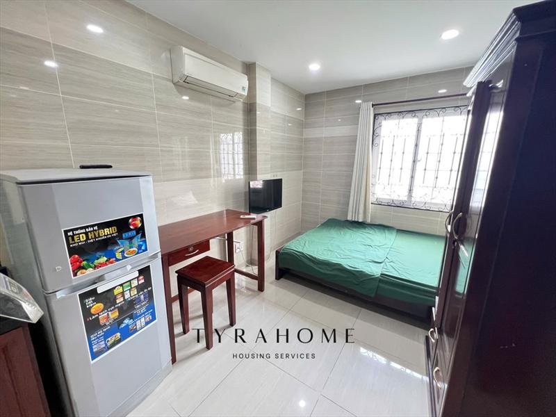 PHÒNG FULLY FURNISHED WITH WINDOW