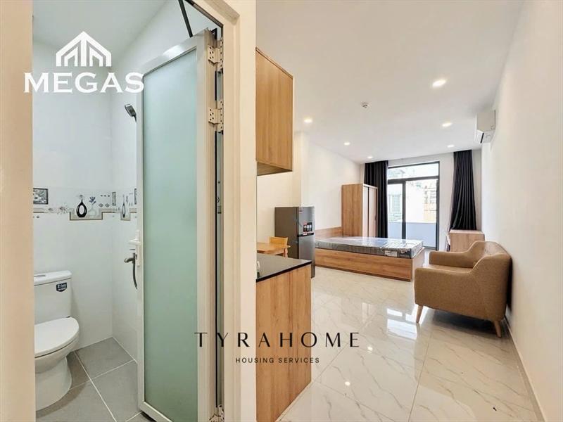 SERVICED APARTMENT FULLY FURNISHED WITH BALCONY
