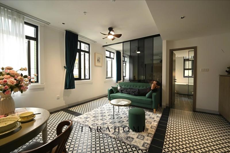 SERVICED APARTMENT FULLY FURNISHED WITH WINDOW