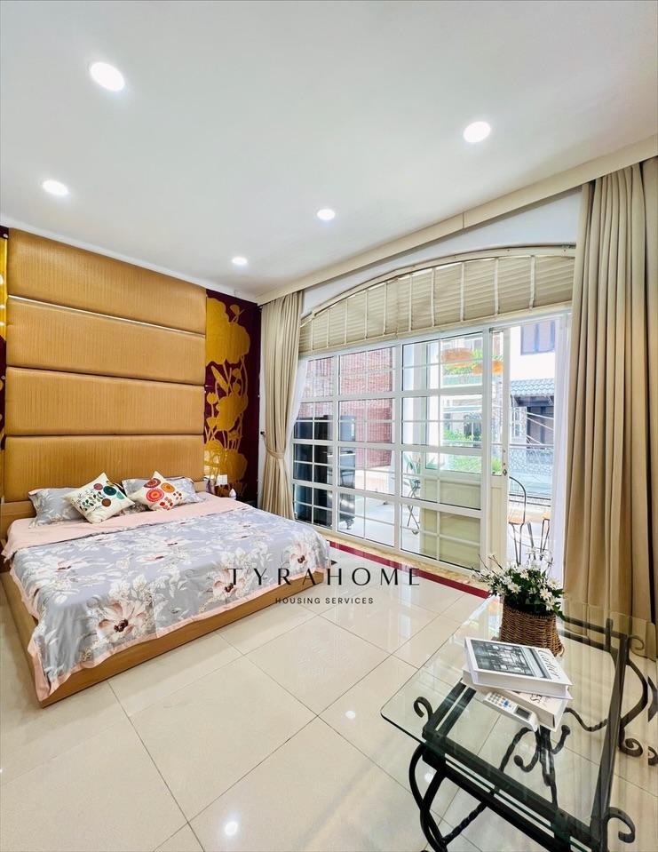 SERVICED APARTMENT FULLY FURNISHED WITH BALCONY