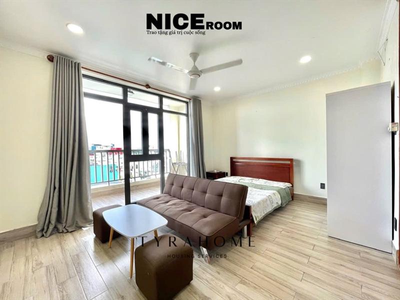 CĂN HỘ DỊCH VỤ FULL NỘI THẤT MÁY GIẶT RIÊNG CÓ BAN CÔNG