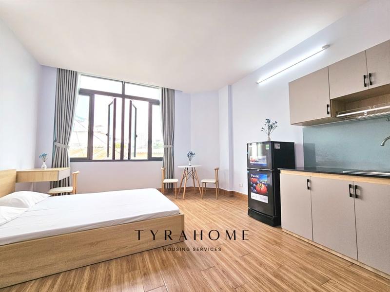 PHÒNG FULLY FURNISHED WITH WINDOW