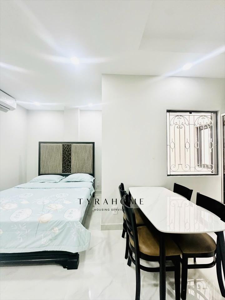 PHÒNG FULLY FURNISHED WITH WINDOW