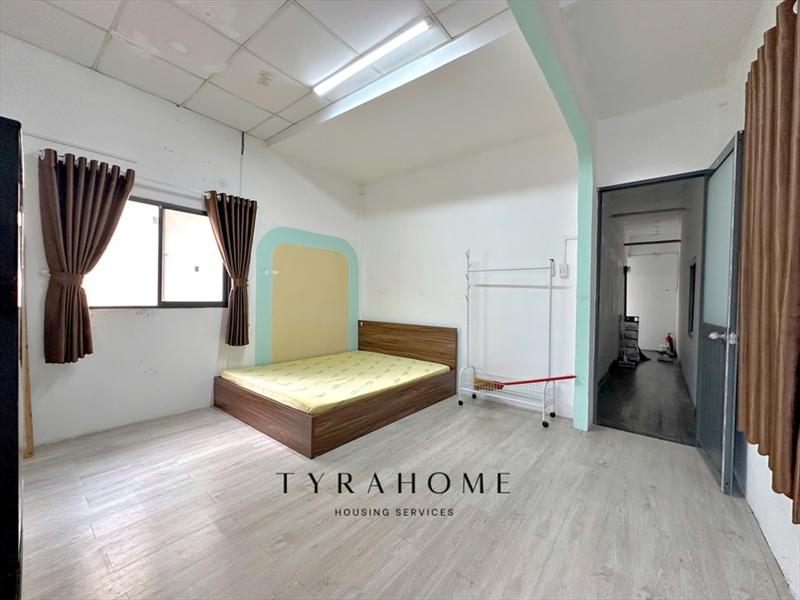 PHÒNG FULLY FURNISHED WITH WINDOW