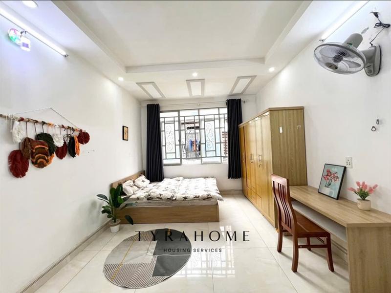 PHÒNG FULLY FURNISHED WITH WINDOW