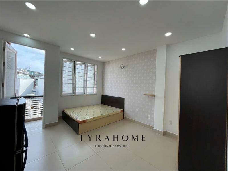 PHÒNG FULLY FURNISHED WITH BALCONY