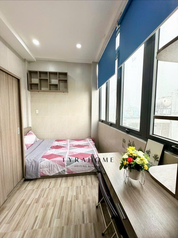 PHÒNG FULLY FURNISHED WITH WINDOW