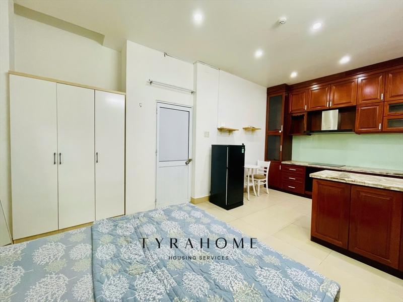 PHÒNG FULLY FURNISHED WITH WINDOW