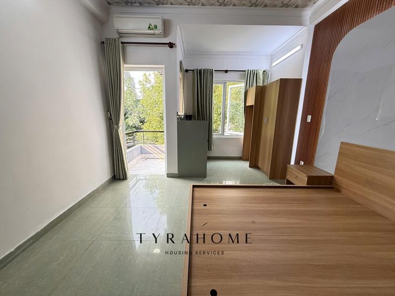 PHÒNG FULLY FURNISHED WITH BALCONY