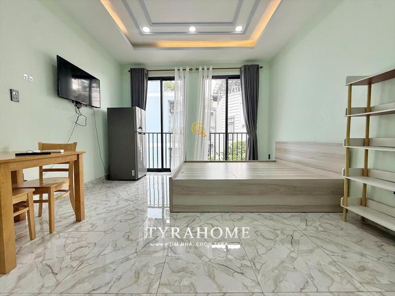 PHÒNG FULLY FURNISHED WITH WINDOW