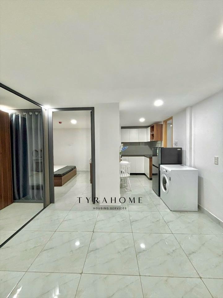 SERVICED APARTMENT FULLY FURNISHED WITH WINDOW