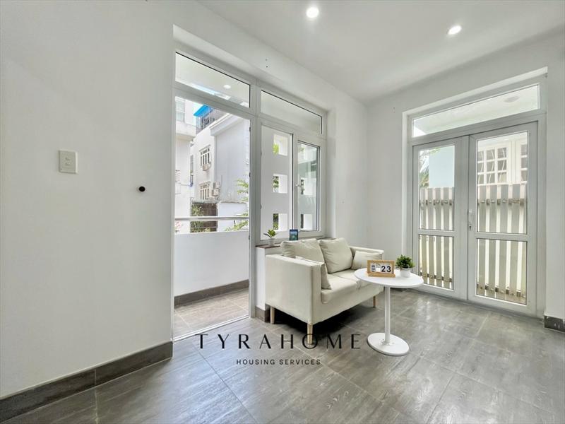 PHÒNG FULLY FURNISHED WITH BALCONY