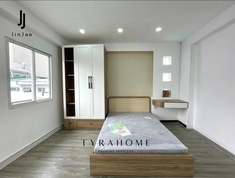 SERVICED APARTMENT FULLY FURNISHED WITH WINDOW
