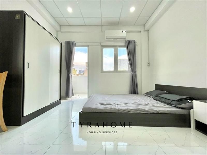 PHÒNG FULLY FURNISHED WITH BALCONY