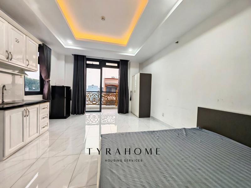 PHÒNG FULLY FURNISHED WITH BALCONY