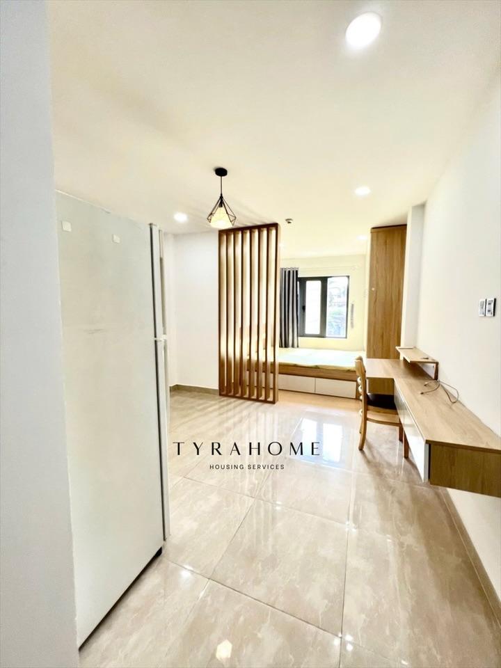 PHÒNG FULLY FURNISHED WITH WINDOW