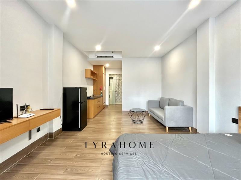 SERVICED APARTMENT FULLY FURNISHED WITH WINDOW
