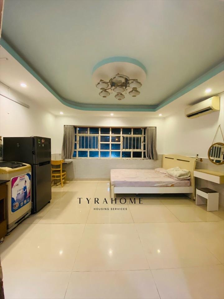 PHÒNG FULLY FURNISHED WITH WINDOW