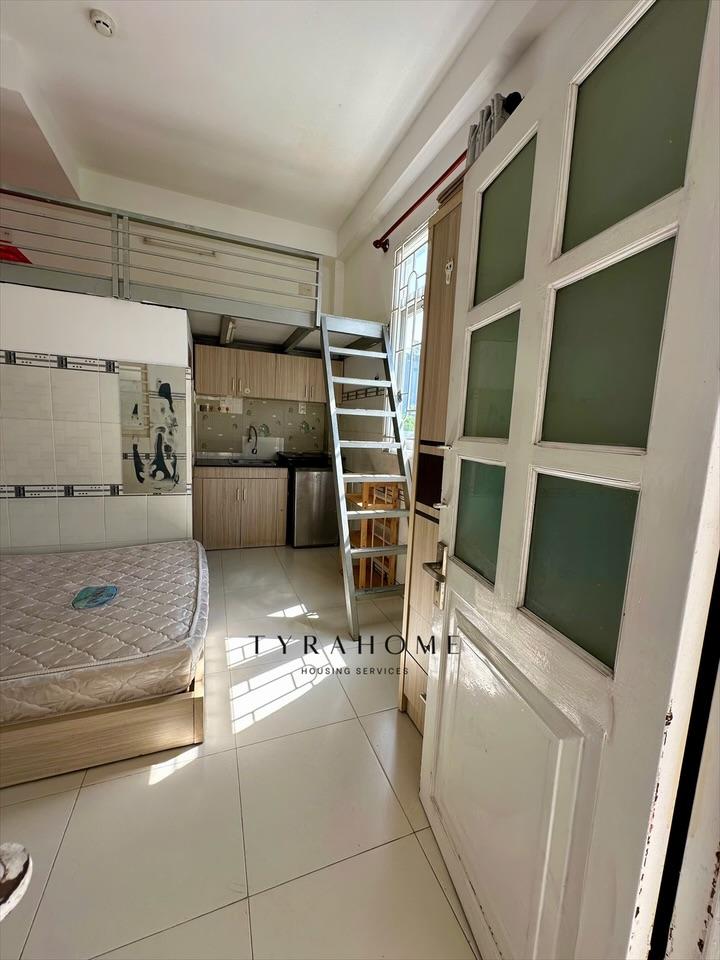 PHÒNG FULLY FURNISHED WITH WINDOW
