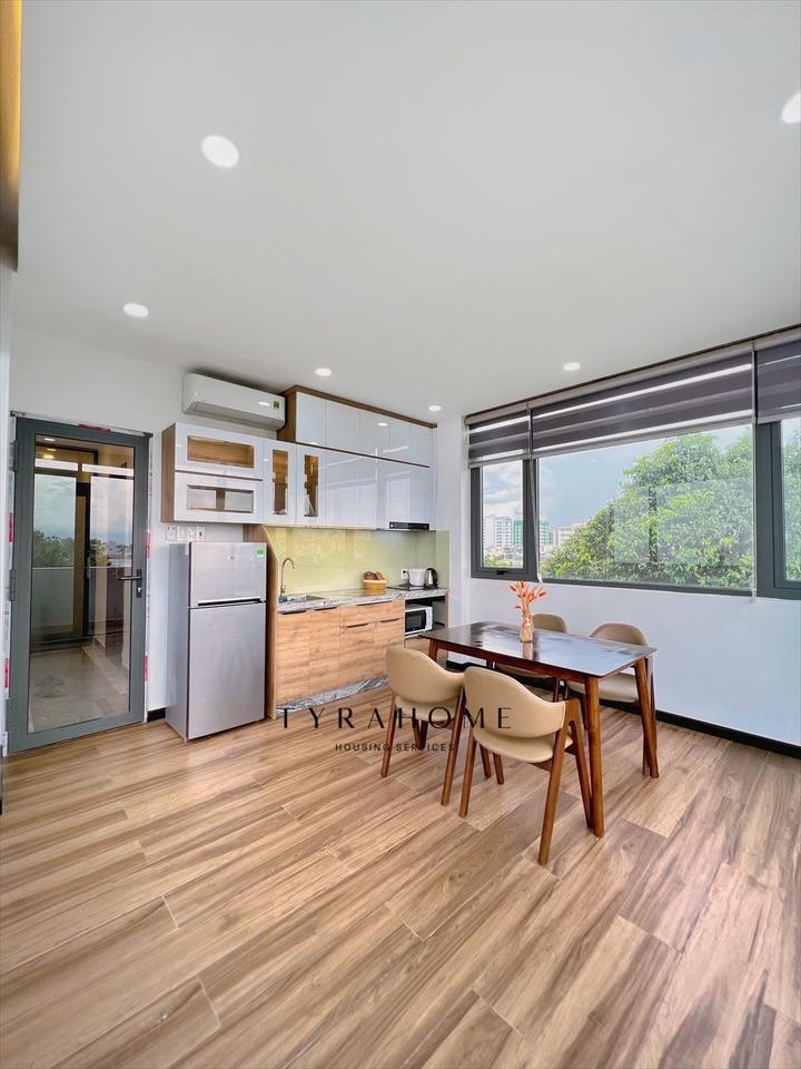 SERVICED APARTMENT FULLY FURNISHED WITH BALCONY