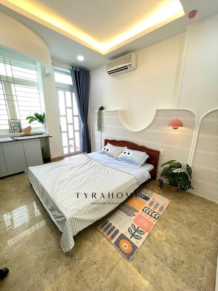 PHÒNG FULLY FURNISHED WITH BALCONY