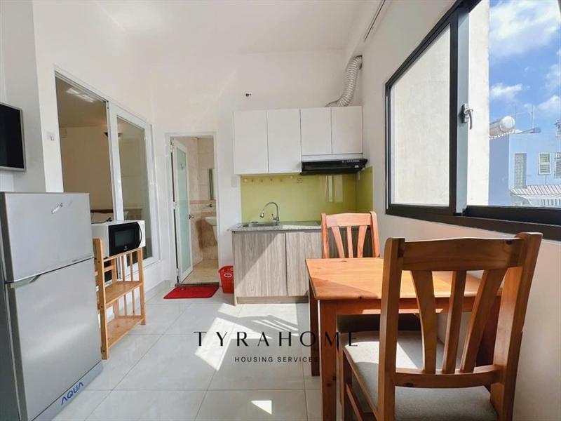 SERVICED APARTMENT FULLY FURNISHED WITH WINDOW