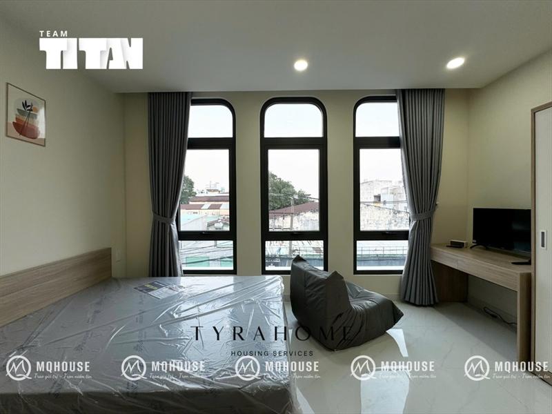 PHÒNG FULLY FURNISHED WITH WINDOW