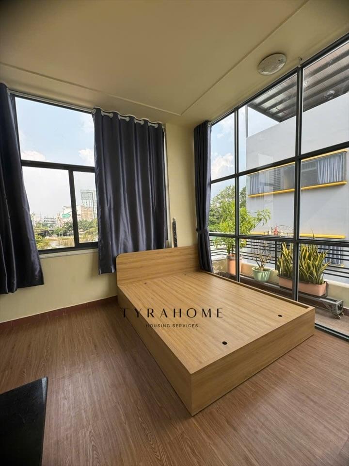 PHÒNG FULLY FURNISHED WITH BALCONY