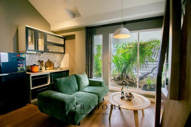 SERVICED APARTMENT FULLY FURNISHED WITH BALCONY
