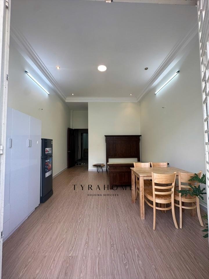 PHÒNG FULL NỘI THẤT CÓ BAN CÔNG