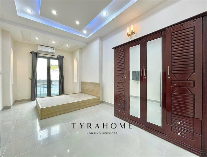 PHÒNG FULLY FURNISHED WITH BALCONY