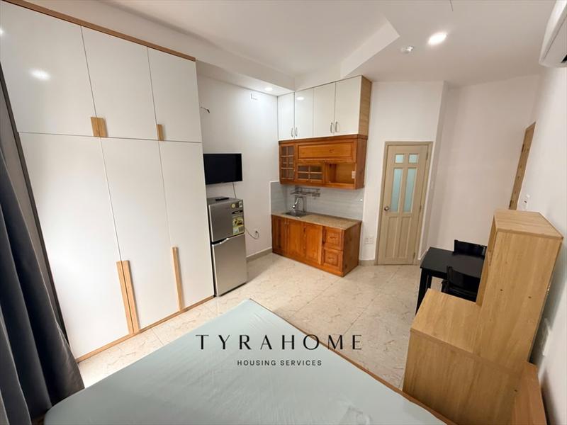 PHÒNG FULLY FURNISHED WITH BALCONY