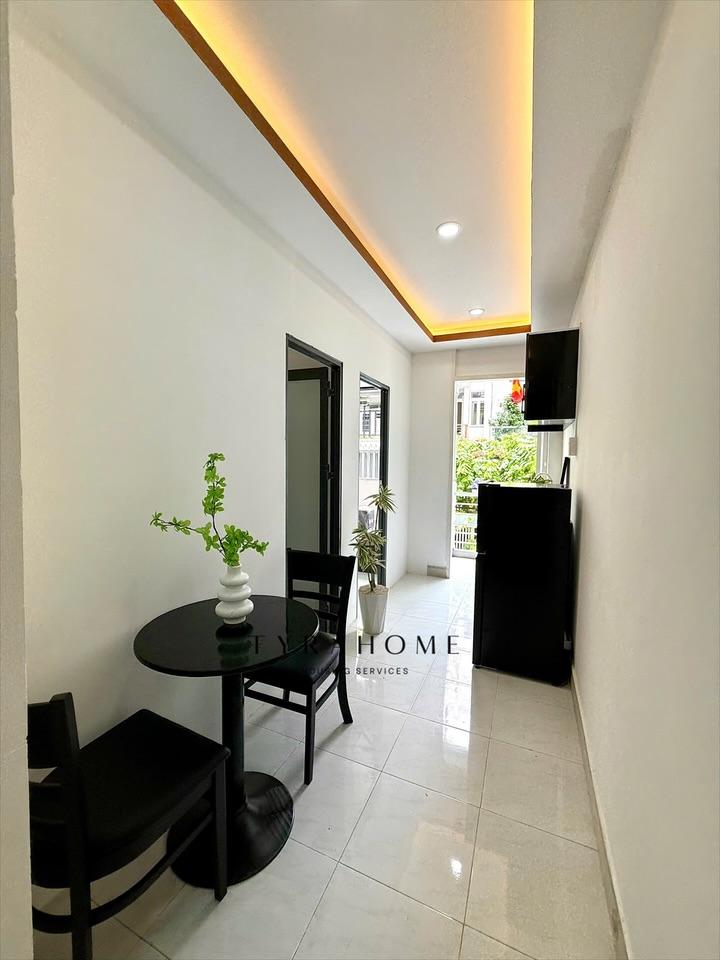 CĂN HỘ DỊCH VỤ FULL NỘI THẤT MÁY GIẶT RIÊNG CÓ BAN CÔNG