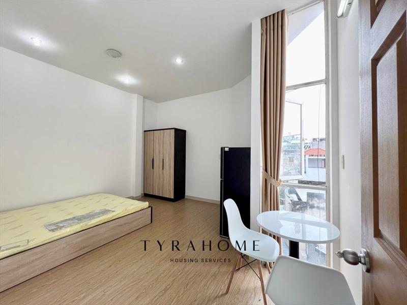 PHÒNG FULLY FURNISHED WITH WINDOW