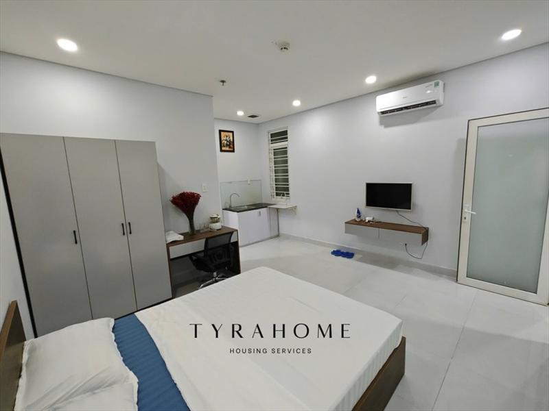 PHÒNG FULLY FURNISHED WITH WINDOW